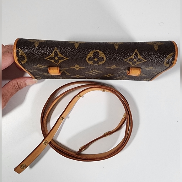 Louis Vuitton Florentine Belt bag (pm) Belt can fit up to 32" waist. Adjustable - Picture 5 of 15